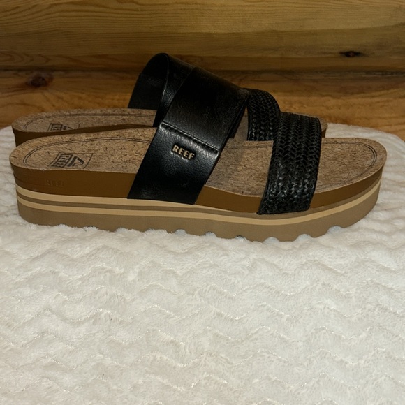 Reef NWOT Cushion Vista Hi Sandals Size 9.5 Women’s in Black Braid - Picture 11 of 16